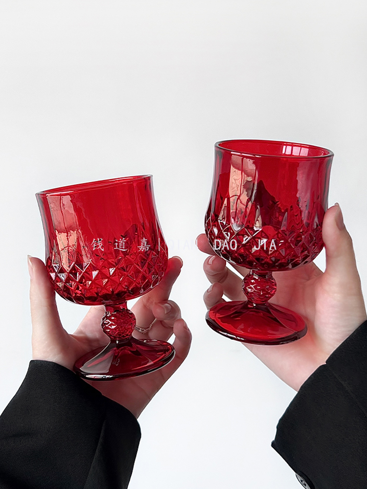Wine Beer Foot - Verre à pied haut en relief
