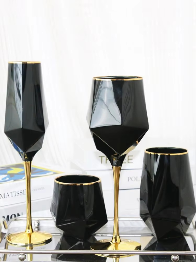 Verre à vin en cristal noir pu - Wine Beer The Whiskey avis et prix